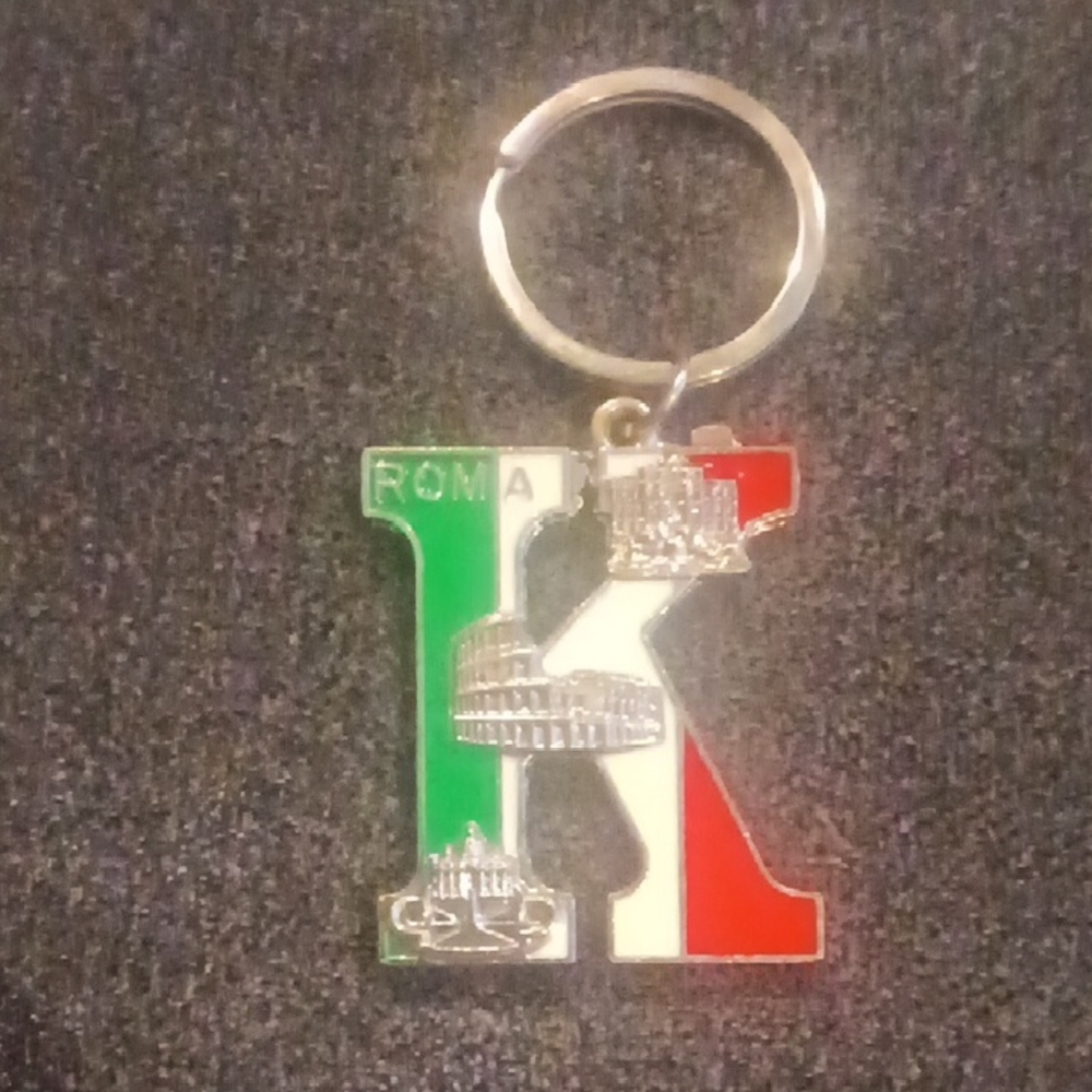 Italian Flag 'K' Keychain with Colosseum Design